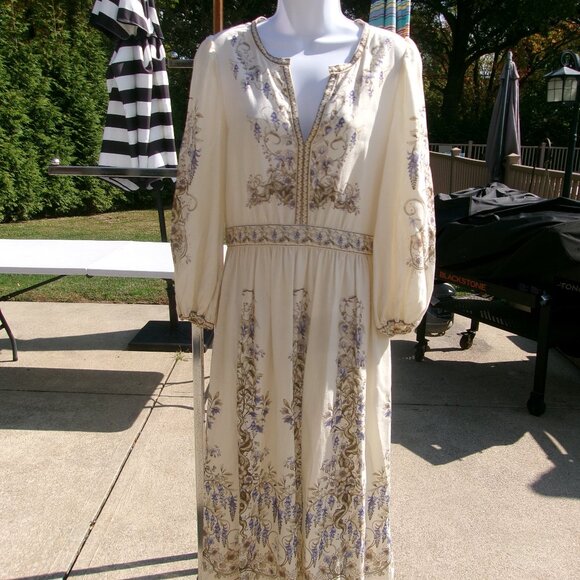 NWT MAX STUDIO GORGEOUS IVORY FLORAL LONG DRESS M $198 - Picture 1 of 2